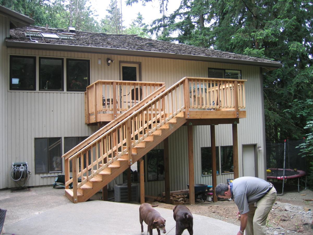 Cedar w/Stairs 