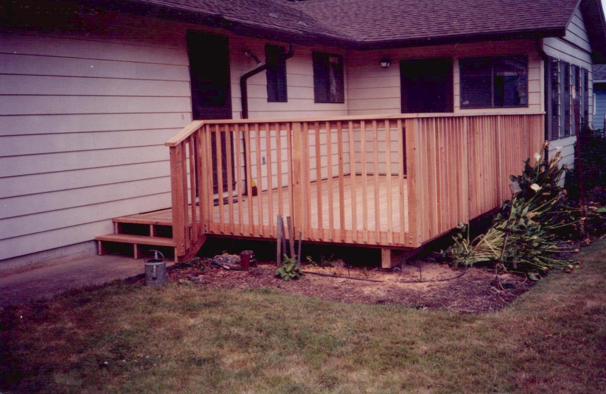 Basic Sitting Deck (Cedar) 